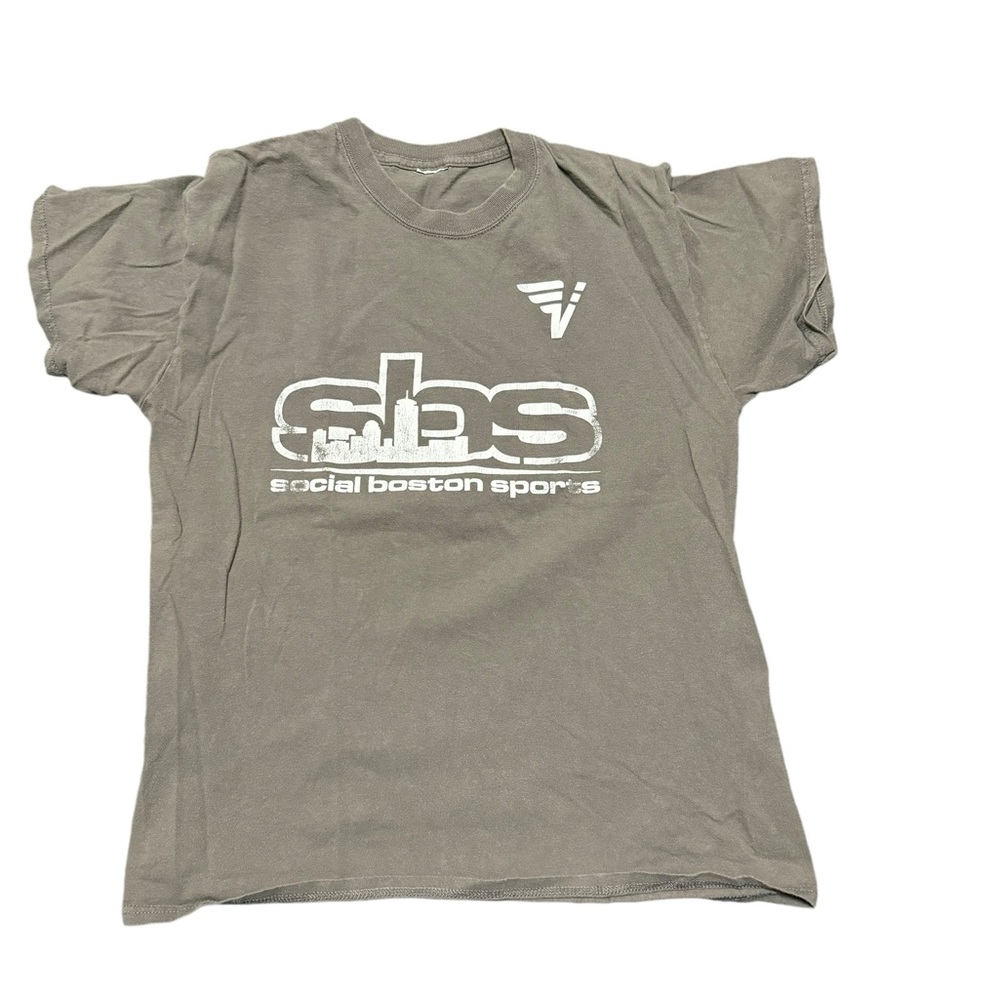 Vintage Men’s Short Sleeve Tee in Putty. Size M. GUC